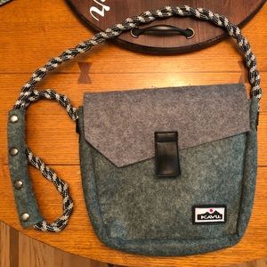 Kavu purse.